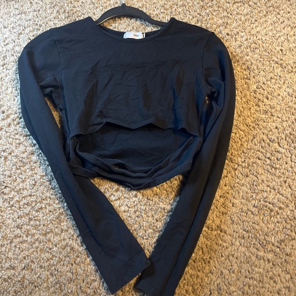 BLACK CROP TOP - Picture 2 of 3